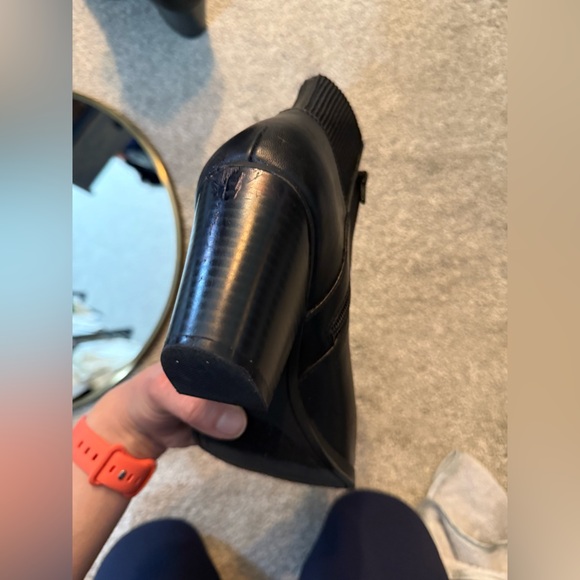 Vera Wang Black Booties 9M - Picture 10 of 16